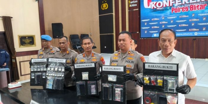ungkap-jaringan-narkoba-lintas-wilayah-polres-blitar-kota-sita-ribuan-pil-dobel-l-dan-sabu