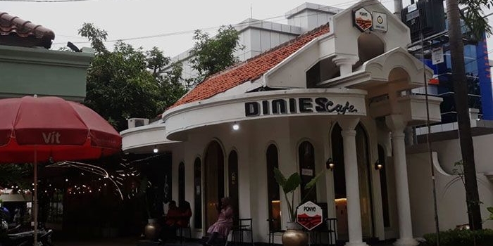 Dinies Cafe, penyaji hidangan saat resepsi kerabat Mahfud MD, Sri Sukmana Damayanti.