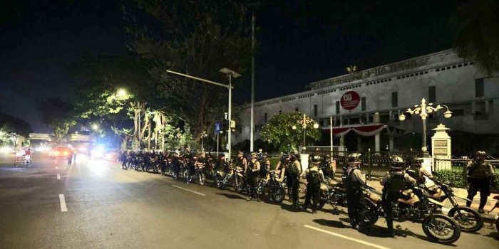 gelar-patroli-gabungan-polda-jatim-pastikan-surabaya-dan-wilayah-lain-tetap-kondusif