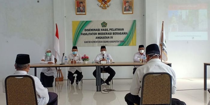 Kantor Kementerian Agama Kabupaten Tuban menggelar Pelatihan Fasilitator Moderasi Beragama bagi Pimpinan Angkatan IV di Gedung PLHUT Kemenag Tuban, Selasa (8/6/2021).
