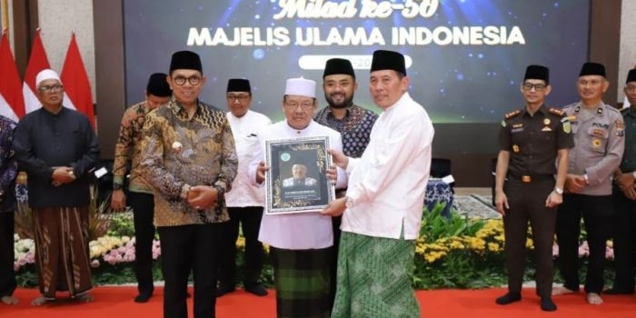 milad-mui-ke-50-wali-kota-nurochman-apresiasi-peran-jaga-damai-dan-religiusnya-kota-batu