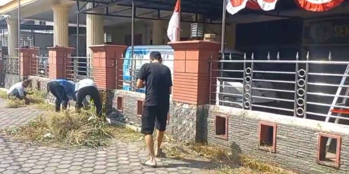 sambut-hut-ke-80-ri-pwi-mojokerto-raya-gelar-kerja-bakti