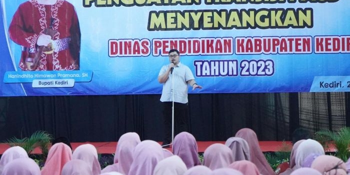 Bupati Kediri Hanindhito Himawan Pramana saat memberi sambutan. Foto: Ist.