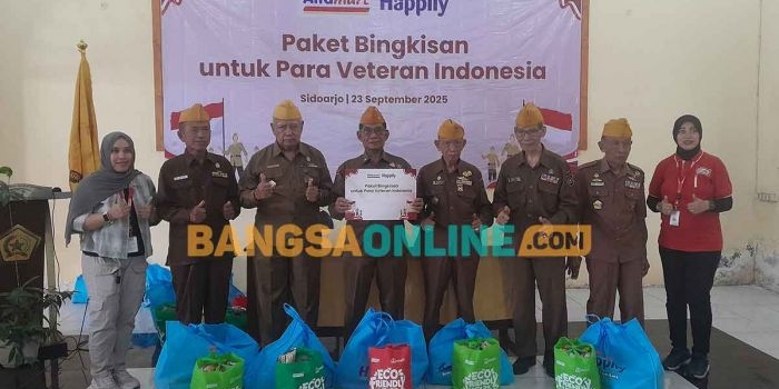 alfamart-dan-happily-salurkan-500-paket-tali-asih-untuk-veteran-di-10-kota