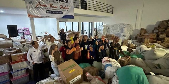 bpbd-jatim-kirim-140-ton-bantuan-hasil-warga-dan-pemprov-ke-korban-banjir-sumatera-aceh