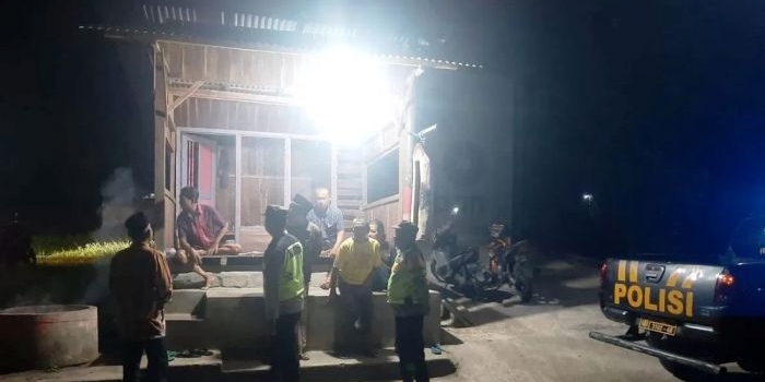 Kegiatan sambang pos kamling Polsek Panggungrejo Blitar