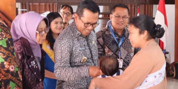 dukung-program-anti-stunting-di-kota-batu-indomaret-dan-cussons-gelar-posyandu-balita