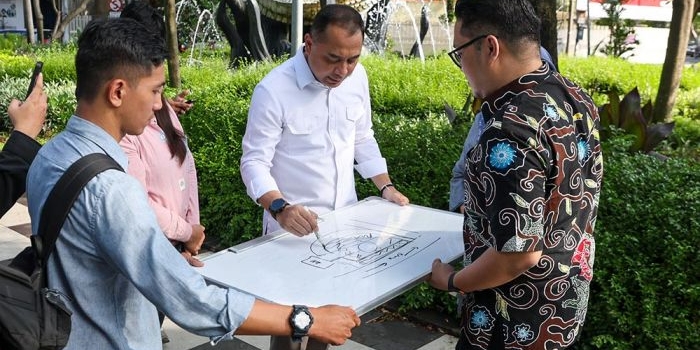 pemkot-surabaya-kebut-penataan-area-plaza-kbs