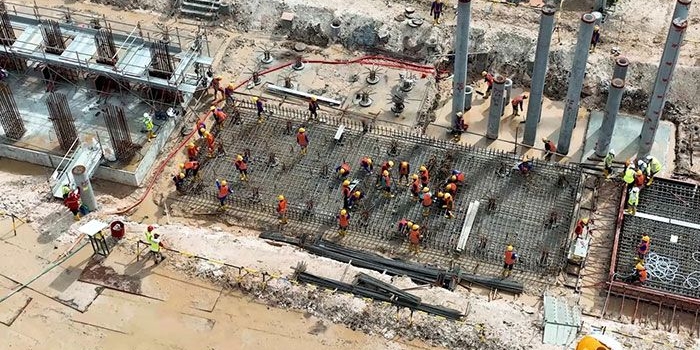 Proyek Smelter Freeport di kawasan JIIPE, Manyar, Kebupaten Gresik. Foto: Humas PT Freeport Indonesia
