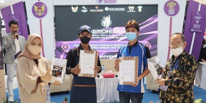 Wihujeng Ayu Rengganis, Deputi Kepala Perwakilan Bank Indonesia Kediri di acara Harmoni Fair bersama peserta Workshop Digitalisasi UMKM. Foto: Ist.