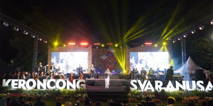 Konser keroncong Svaranusa di kawasan SLG . 