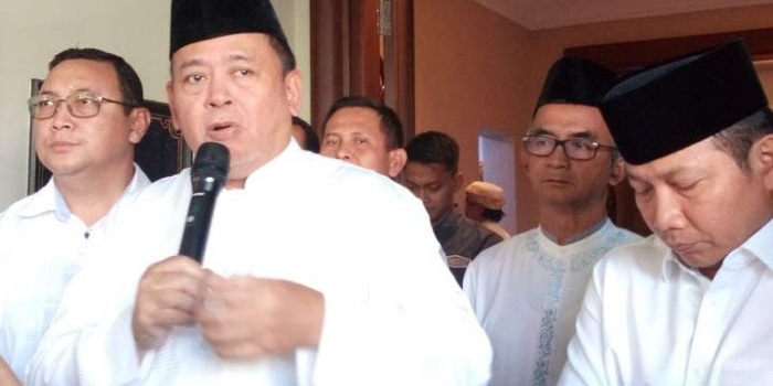 Kapolda Jatim Irjen Pol. Drs. Luki Hermawan M.Si memberikan keterangan usai menerima silaturrahim para ulama Sampang.