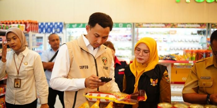 polres-kediri-kota-bersama-tpid-sidak-beras-premium-di-sejumlah-pasar-modern