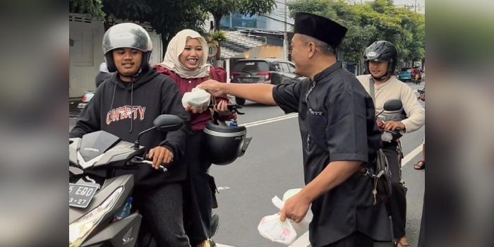 wujud-kepedulian-di-bulan-ramadhan-sekber-lipan-ri-bagikan-ratusan-takjil-gratis-di-kota-batu