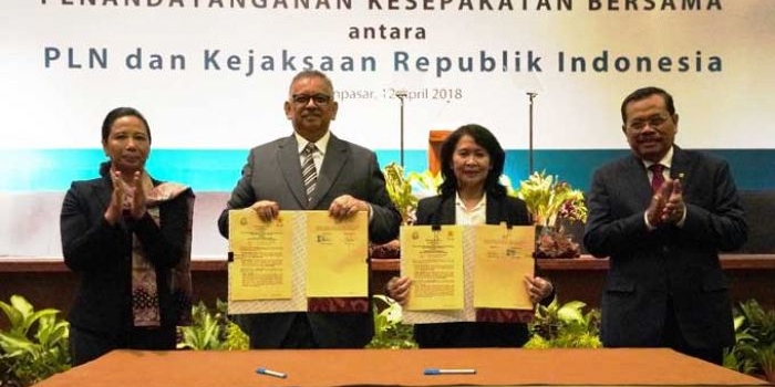 Penandatanganan kesepakatan bersama antara PLN dan Kejaksaan RI.