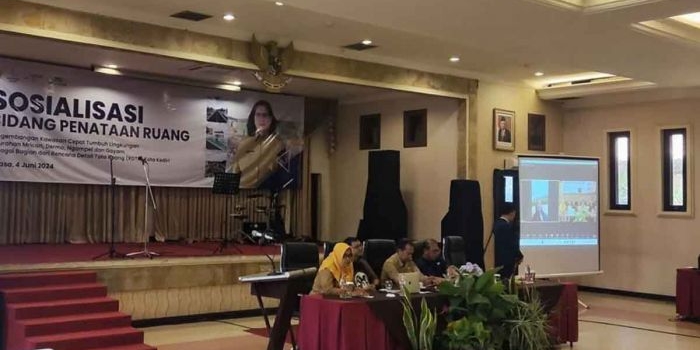 secara-virtual-pj-wali-kota-kediri-tutup-sosialisasi-bidang-penataan-ruang