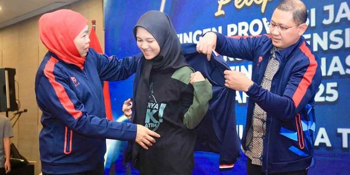 lepas-kontingen-lks-dikmen-tingkat-nasional-2025-khofifah-optimis-jatim-raih-juara-ketiga-kalinya