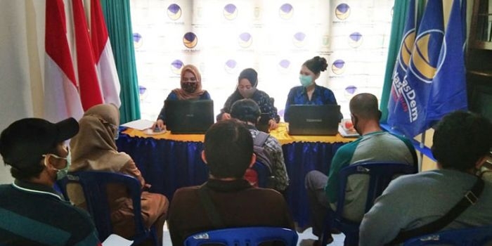 Pelayanan asistensi bagi para pelaku UMKM di Kantor DPD Partai Nasdem Kota Probolinggo. (foto: ist)