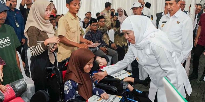khofifah-salurkan-rp59-m-bantuan-sosial-di-kabupaten-madiun-dorong-kesejahteraan-dan-kemandirian