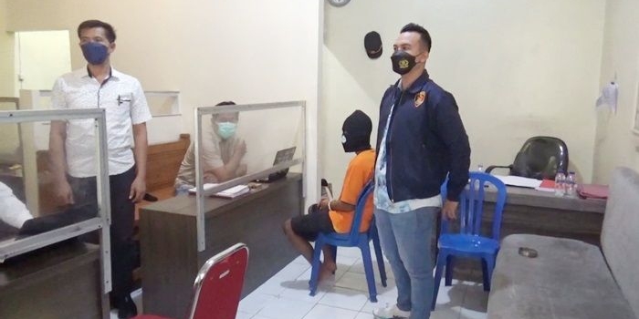 Kasatreskrim Polres Nganjuk AKP I Gusti AG Ananta P (kanan) saat berada di mapolres.