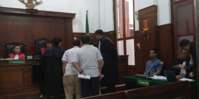 saksi-dari-bpom-dihadirkan-di-sidang-perkara-obat-dan-kosmetik-ilegal-pn-surabaya