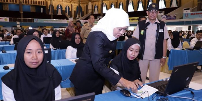 2-002-peserta-akan-ikuti-seleksi-pppk-jatim-gubernur-khofifah-himbau-perhatikan-aturan