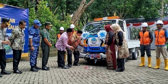 dukung-program-100-hari-kerja-bupati-dpupr-jombang-bentuk-tim-mandor-jalan-dan-normalisasi-saluran
