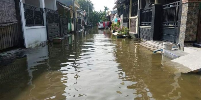 Banjir luapan Kali Lamong merendam Desa Mojotengah Kecamatan Menganti. 