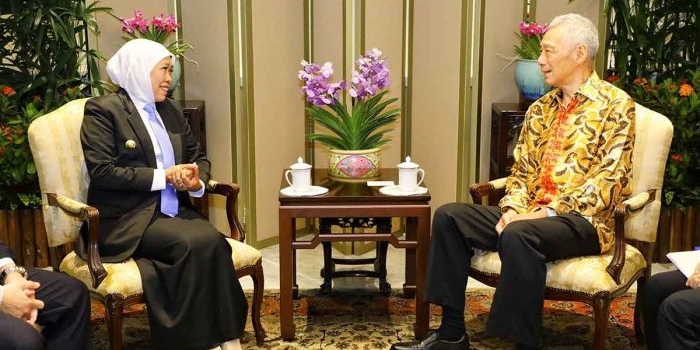 gubernur-khofifah-bahas-kerja-sama-strategis-dengan-lee-hsien-loong-lewat-program-rising-fellowship