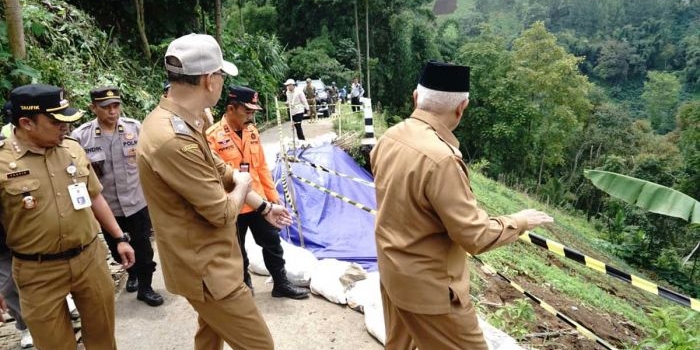 longsor-di-jabung-bupati-malang-tinjau-lokasi