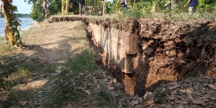 Titik tanggul Bengawan Solo yang longsor lagi.