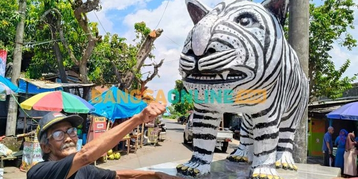patung-macan-putih-karya-mbah-suwari-di-kediri-resmi-dapat-sertifikat-hki