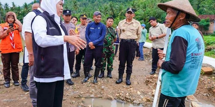 khofifah-pastikan-pembangunan-tanggul-bronjong-di-sungai-gedangan-trenggalek-rampung-100-persen