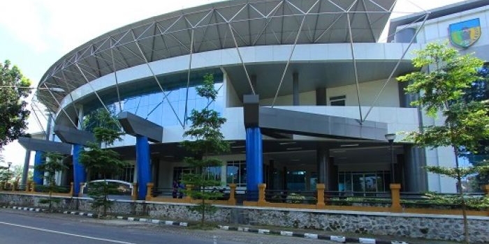 kabag-umum-pemkab-kediri-sebut-convention-hall-slg-sebagai-bangunan-pendukung-ekonomi-warga