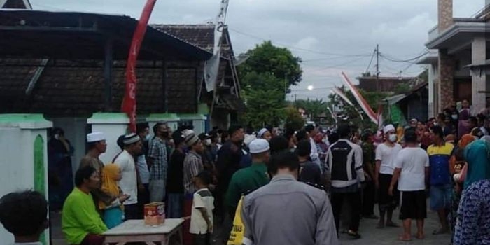 Proses evakuasi korban. (foto: ist)
