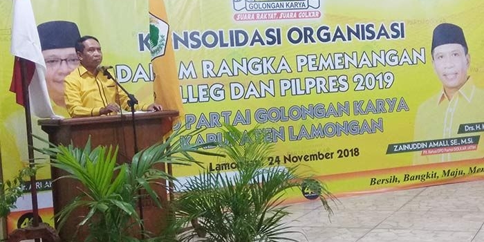 Plt Ketua DPD Golkar Jatim, Zainudin Amali saat memberikan motivasi kepada kader-kader Golkar di Lamongan.