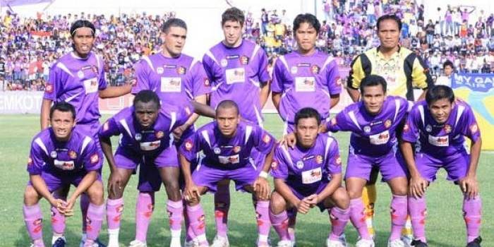 Skuad Persik Kediri saat Juara tahun 2006.