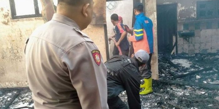 lupa-matikan-kipas-angin-rumah-di-situbondo-ludes-terbakar