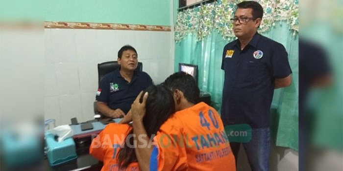 Pasutri pengedar sabu diamankan di Mapolres Sidoarjo.