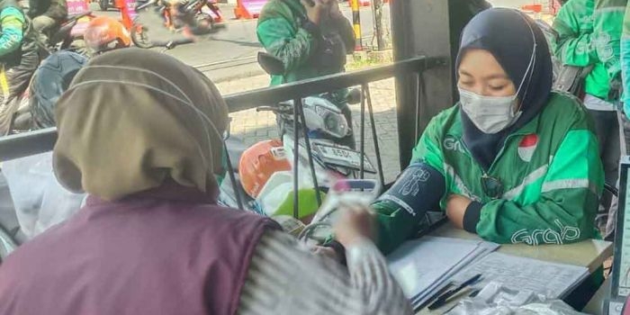 driver-ojol-dan-sopir-angkutan-umum-di-kota-batu-antusias-ikuti-cek-kesehatan-gratis