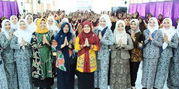 ketua-tp-pkk-kota-pasuruan-ajak-remaja-putri-jaga-kesehatan-demi-wujudkan-indonesia-emas-2045