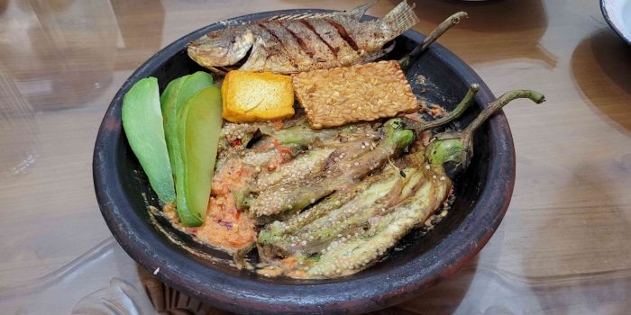 unik-terong-bakar-sambal-kemiri-dan-kencur-jos-maknyus-penuh-manfaat