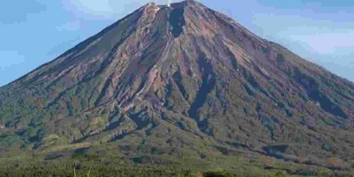 prakiraan-cuaca-lumajang-hari-ini-jumat-29-agustus-2025-suhu-20-24°c-kecepatan-angin-13-4-ms