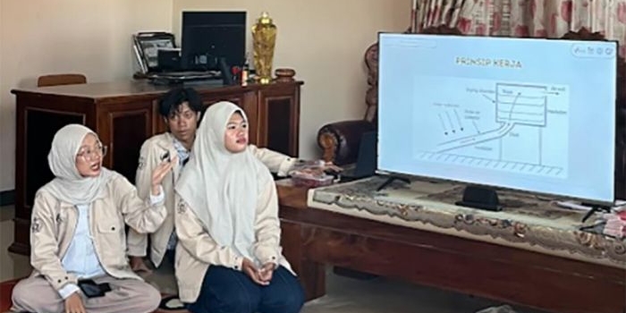 manfaatkan-energi-surya-tim-teknik-fisika-its-kembangkan-solar-dryer-untuk-petani-cabai-mojorejo