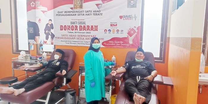 Kegiatan donor darah yang digelar oleh Pesilat PSHT Cabang Tuban.
