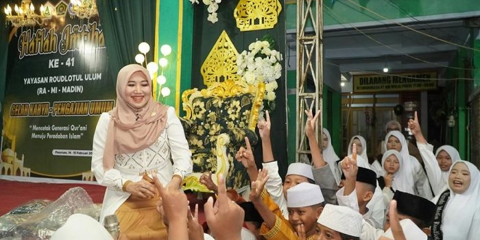 ning-lia-tantang-santri-lantang-bersholawat-yang-paling-semangat-diganjar-hadiah