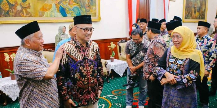 gubernur-khofifah-tawarkan-produk-rte-jatim-untuk-jemaah-haji-dan-umrah