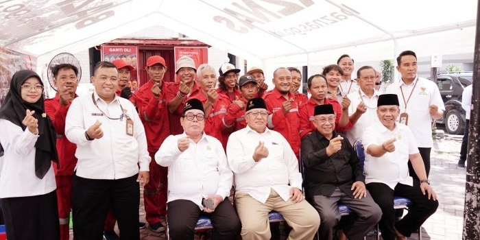 bantu-ringankan-beban-driver-ojol-baznas-jatim-gelar-servis-dan-ganti-oli-gratis-bagi-350-motor