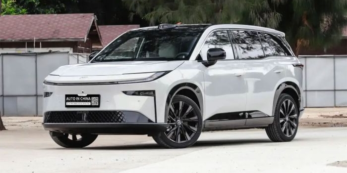 toyota-luncurkan-bz3x-versi-setir-kanan-ini-spesifikasinya