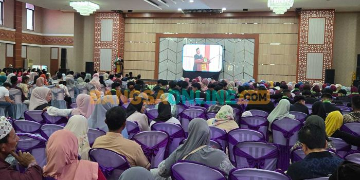 Purnawiyata yang digelar MAN 1 Probolinggo. Foto: ANDI SIRAJUDIN/BANGSAONLINE